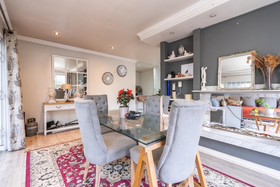 6 Bedroom Property for Sale in Vredehoek Western Cape
